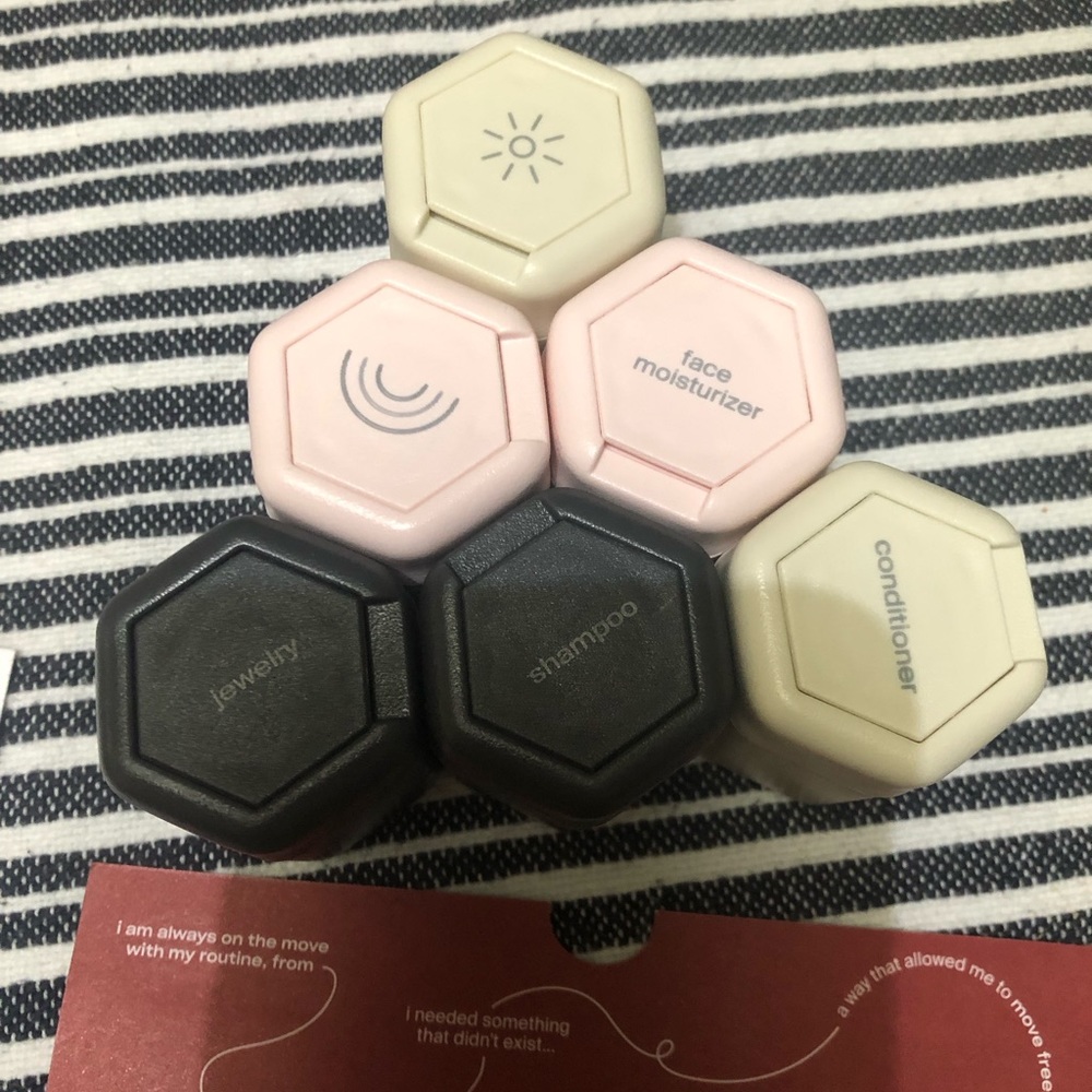 Cadence Travel magnetic labeled bottles